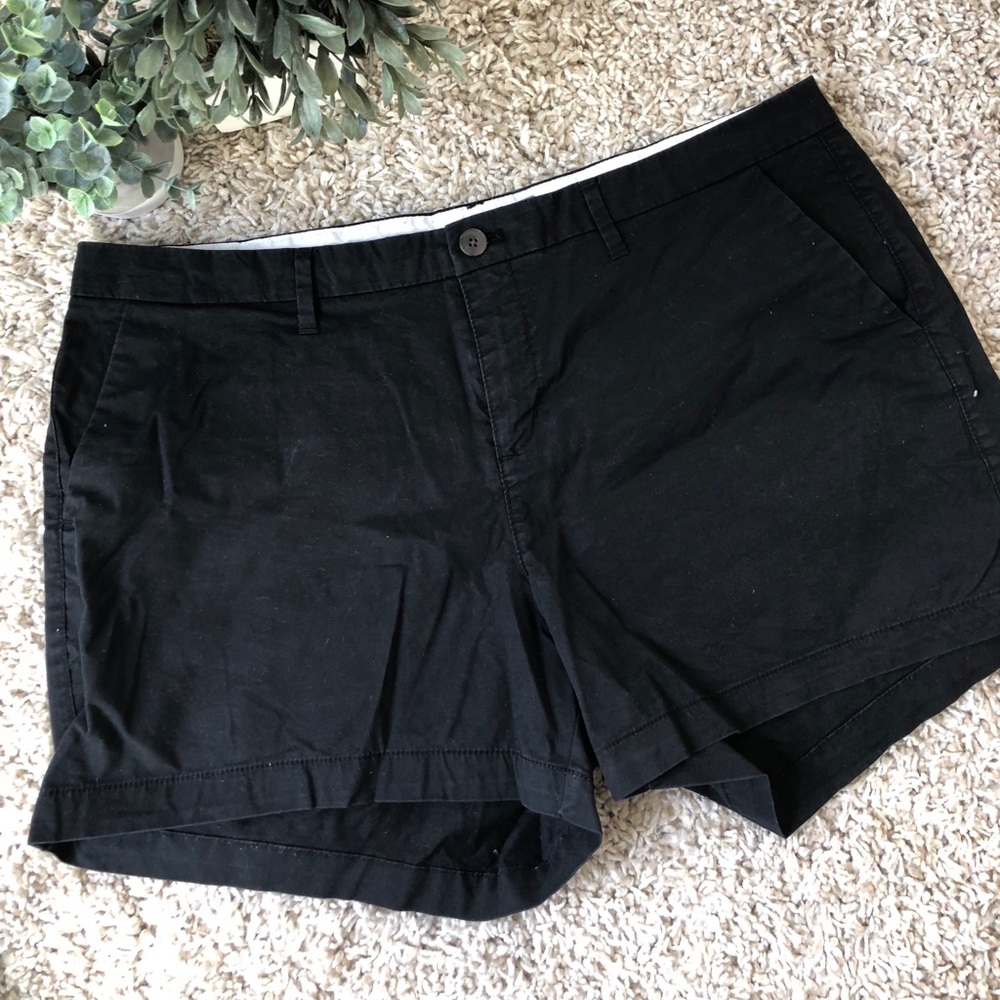 OLD NAVY Black Casual Shorts. Size 14.